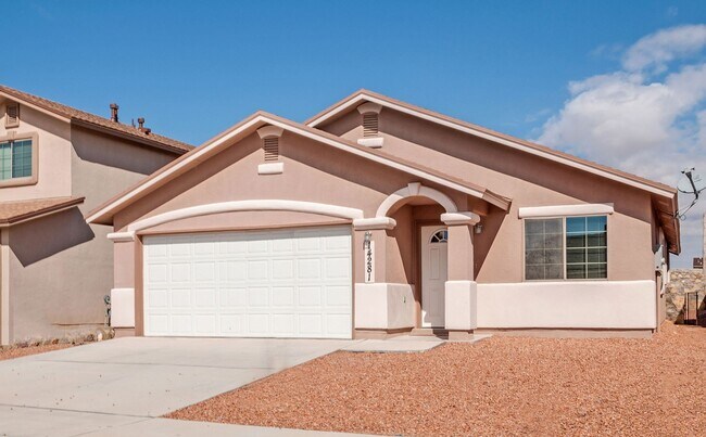 Foto del edificio - Amazing and Spacious Single Story 3 BR 2 BA!