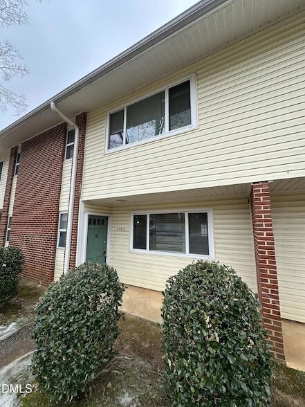 Foto del edificio - 2365 Champion Ct