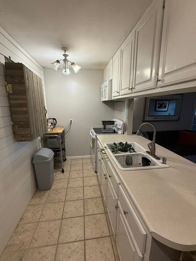 Foto del edificio - 1808 Ashwood Ave