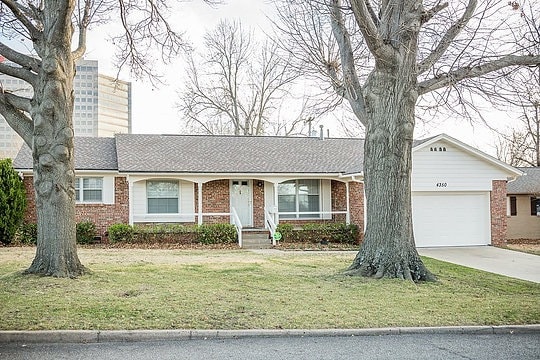 Building Photo - 4350 E 60th St