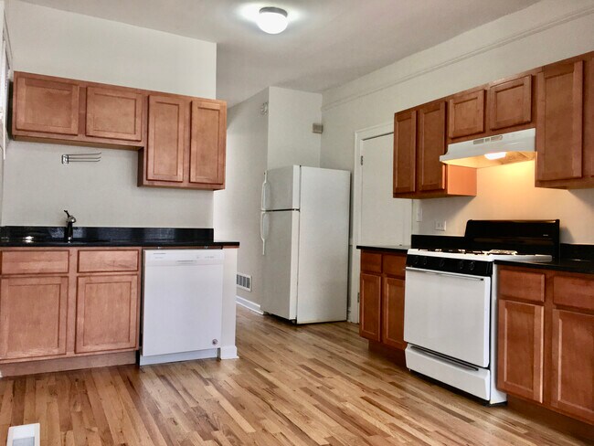 Foto del edificio - 1066 N Paulina St