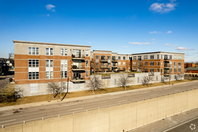 Foto del edificio - Garden Lofts