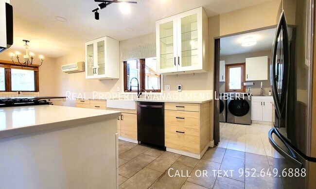 Building Photo - Modern Elegance in River Hills: Luxurious ...