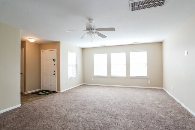 Foto del edificio - 14210 Noahs Landing Ln