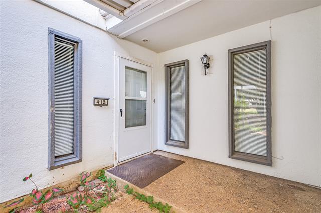 Foto del edificio - 412 Hollyhill Ln