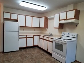 Building Photo - 924 4th St