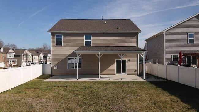 Foto del edificio - 478 Sapphire Rd