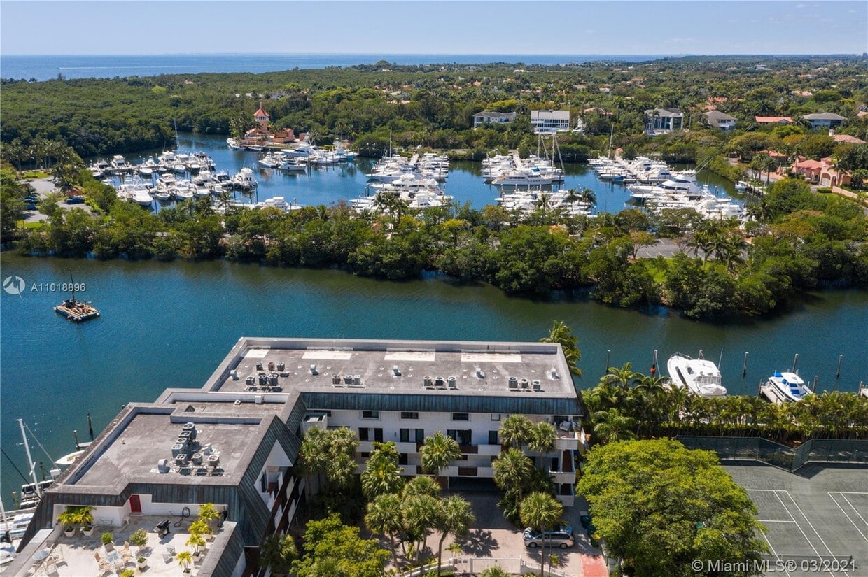 6901 Edgewater Dr Unit 216, Coral Gables, FL 33133 Condo for Rent in