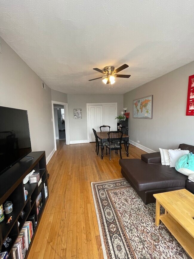 Foto del edificio - 2502 N Rockwell St