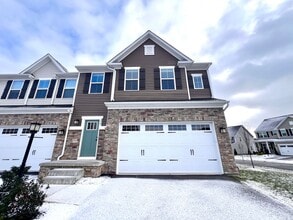 Building Photo - 250 Cranesbill Dr