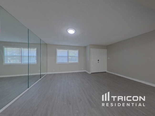 Foto del edificio - 617 Timber Ln