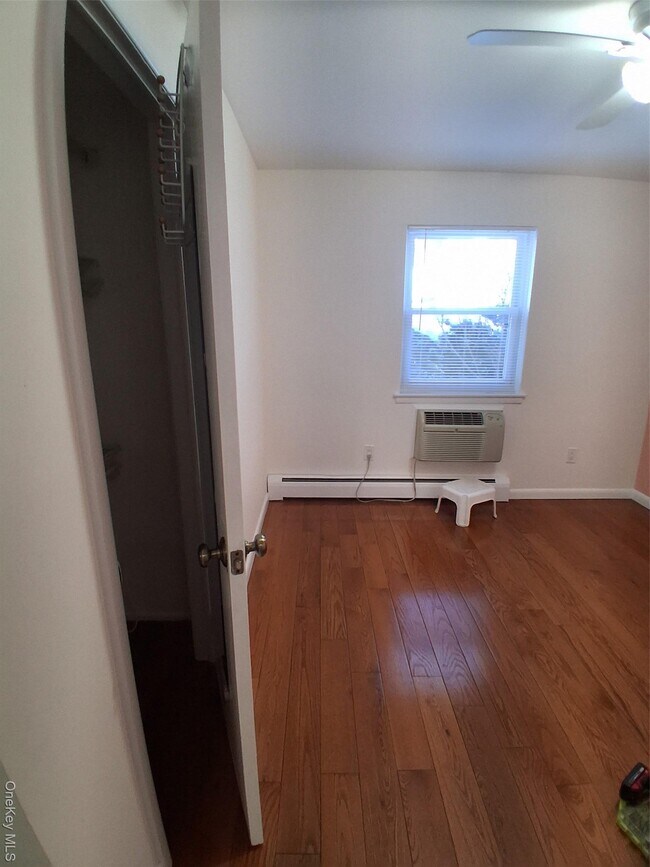 Foto del edificio - 109 Parkside Dr