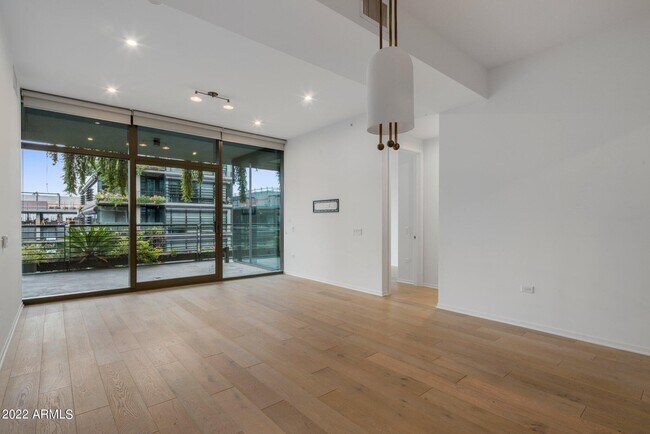 Foto del edificio - 7120 E Kierland Blvd