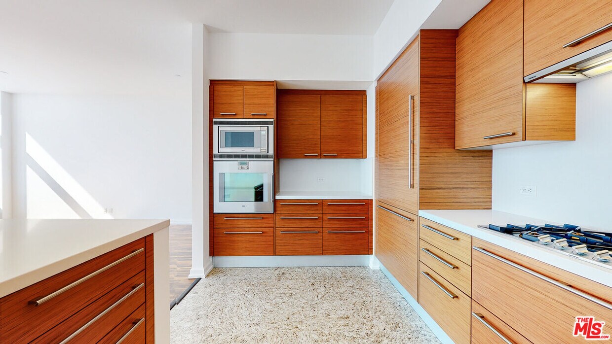 Foto principal - 900 W Olympic Blvd