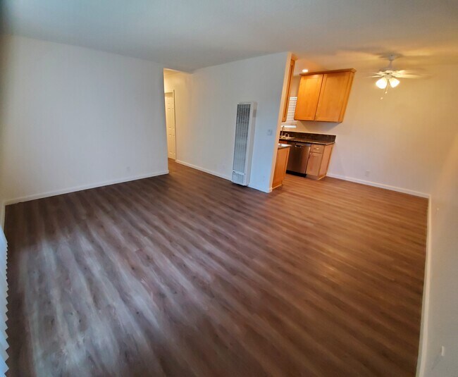 Living Room - 2540 Barrington S Ave
