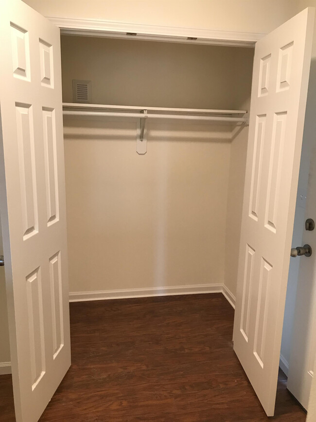 Building Photo - 36 Limit St