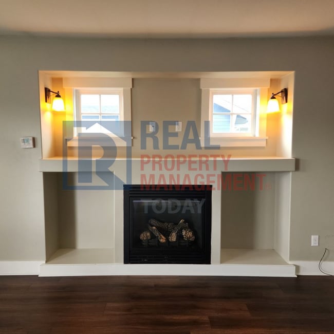Building Photo - MOVE IN SPECIAL! $400 OFF MOVE IN!