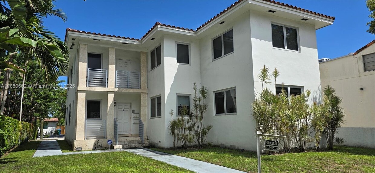 Foto principal - 3915 Ponce de Leon Blvd