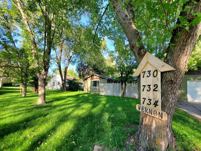 Foto del edificio - 732 Vernon Ave NW