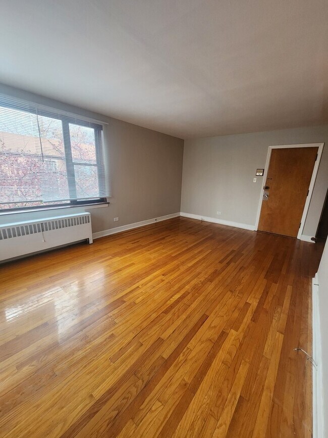 Foto del edificio - 7375 N Winchester Ave