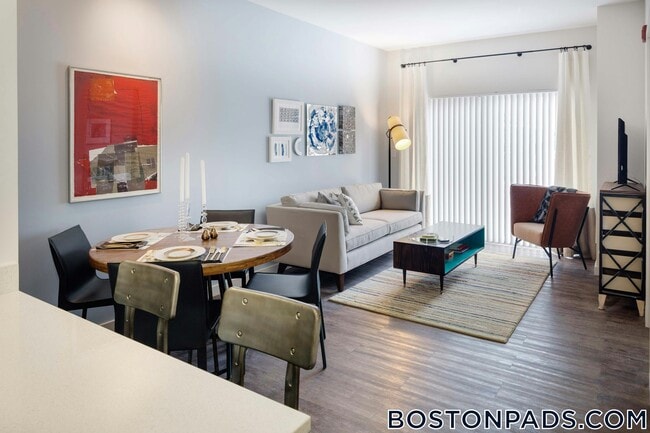 Building Photo - 240 Sidney St