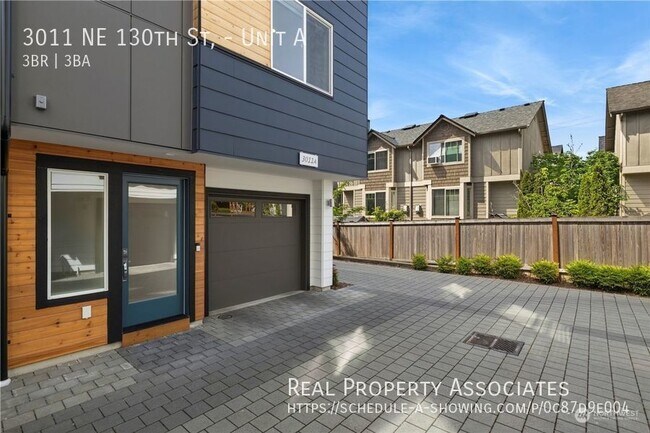 Foto del edificio - Beautiful 3 Bedroom Townhome