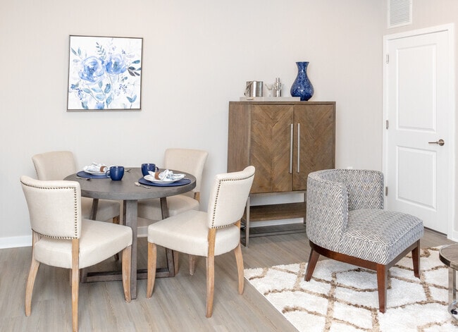 2 BR-2 BA 1072 SF Living Space - The VIEW at Fairfield