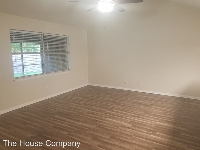 Building Photo - 3 br, 2 bath House - 20 Back Bay Circle