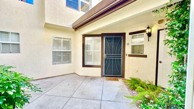 Foto del edificio - Bright & Lovely Two Story Townhome in the VistaMonte at San Luis Rey HOA Community of Oceanside!