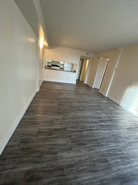 Foto del edificio - The Crossing Apartment Homes