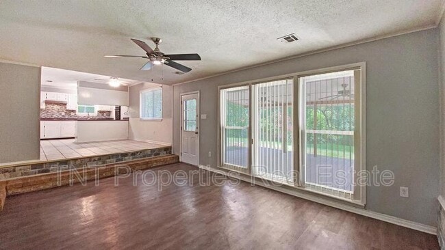 Foto del edificio - 1201 Neal Pickett Dr