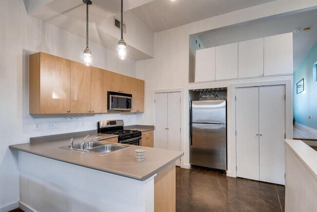 Foto del edificio - 1601 E 5th St.