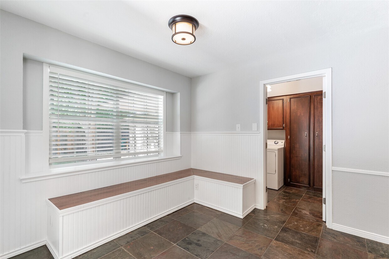 Foto principal - 2406 Box Oak Pl