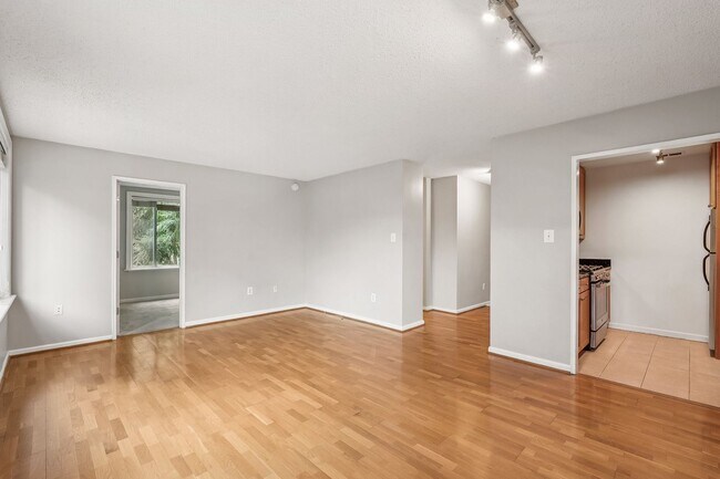 Foto del edificio - An Arlington gem. See this treasure before...