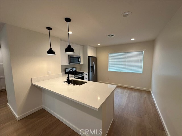 Building Photo - 901 N Orchard Dr