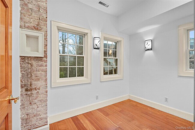 Foto del edificio - 55 Moran Pl