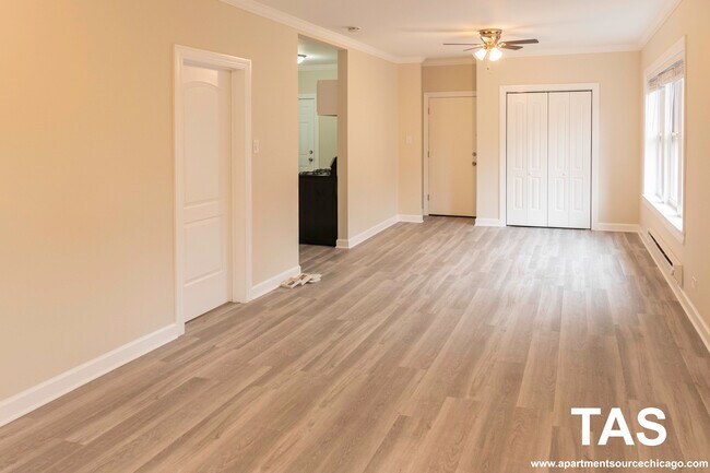 Foto del edificio - 624 W Roscoe St