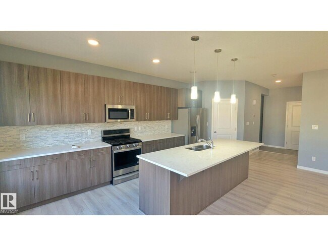 Photo du bâtiment - 2318 Cassidy Way SW