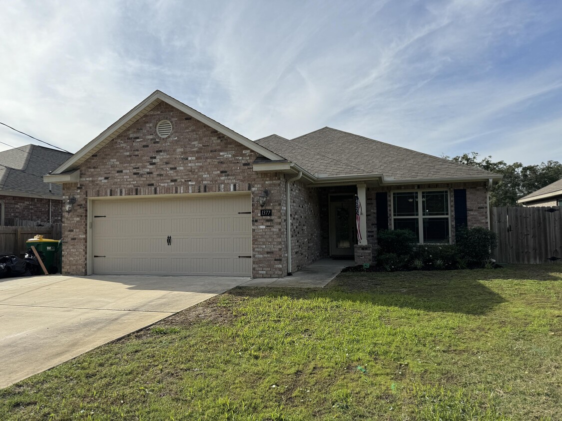 Primary Photo - 1377 N Beal Ext