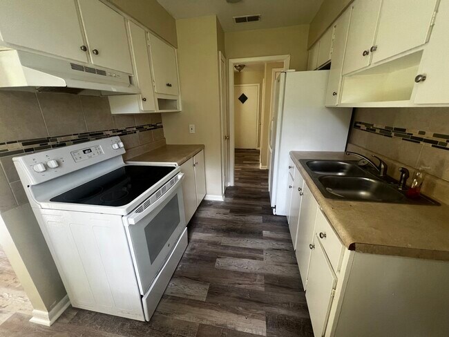 Building Photo - 4808 Palamor Dr