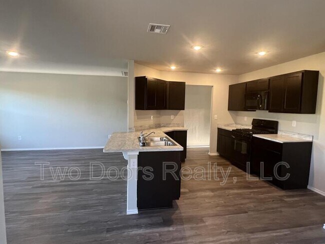Building Photo - 1217 Chuck Wagon Dr