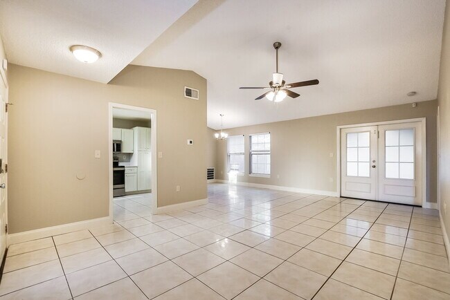 Foto del edificio - 4863 Reginald Rd