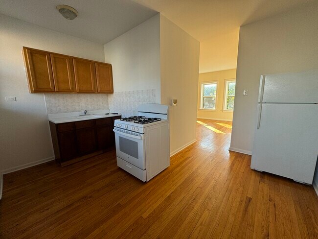 Building Photo - 2661 N Spaulding Ave