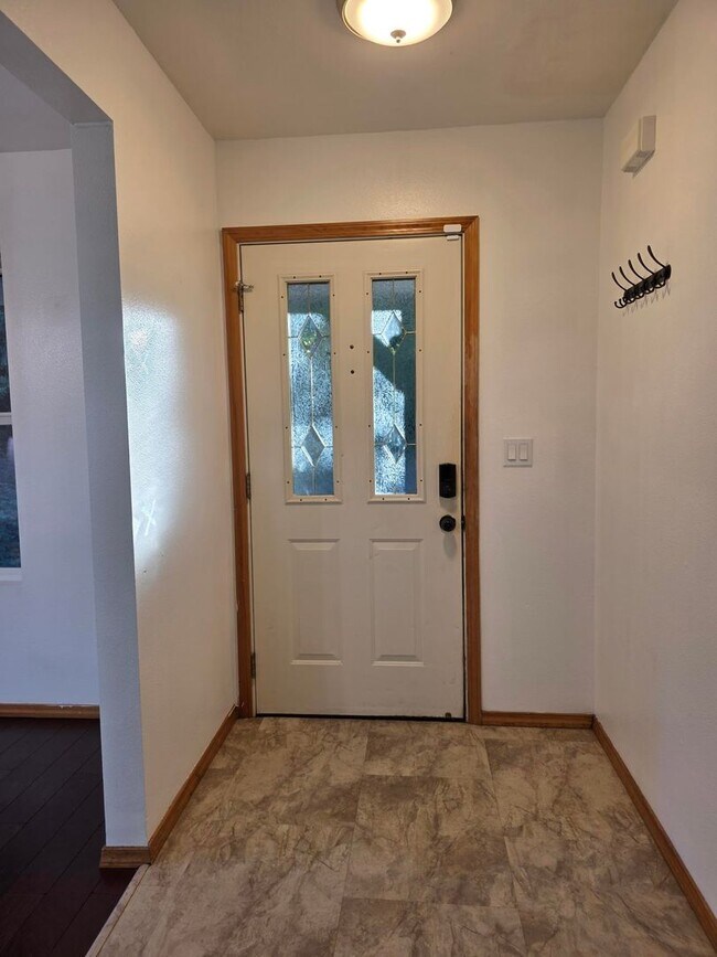 Foto del edificio - 3 Bedroom Duplex in Kingston!
