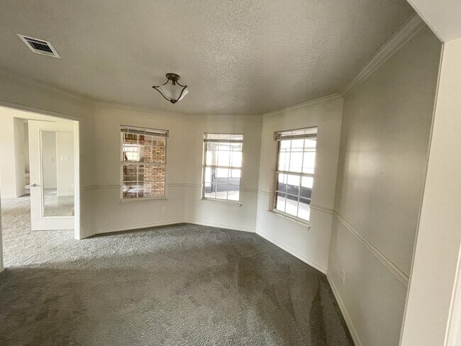 Foto del edificio - 2212 Peachwood Ct