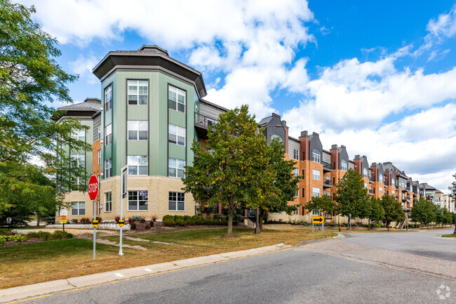 Building Photo - Highland Pointe