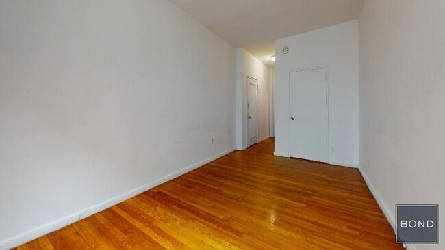 Foto del edificio - 324 E 83rd St
