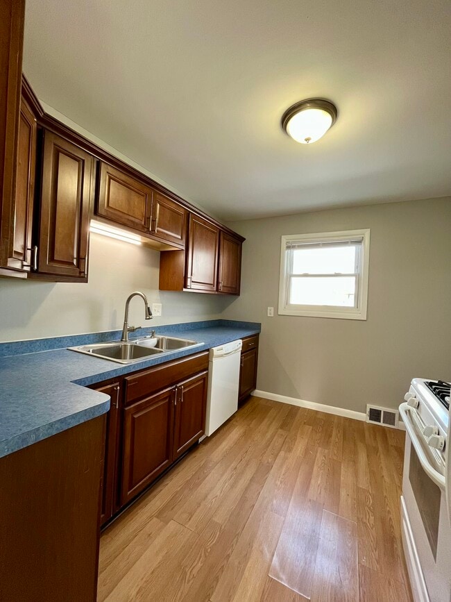 Building Photo - 3266 S Stella Ct