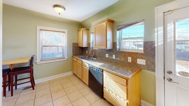 Foto del edificio - 2665 S Lincoln St