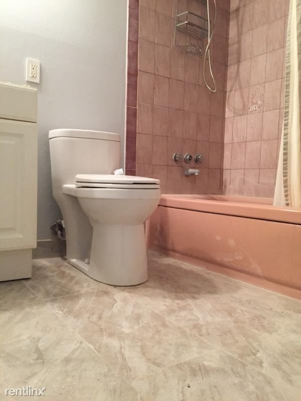 Building Photo - 4 br, 2 bath House - 1 Hickory Rd,